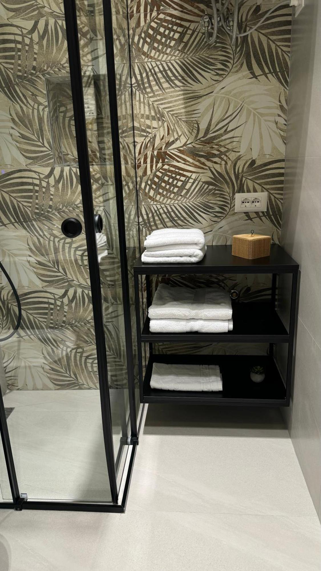 Apartamento Galeria's Rooms, Tirana, Self Check-in *