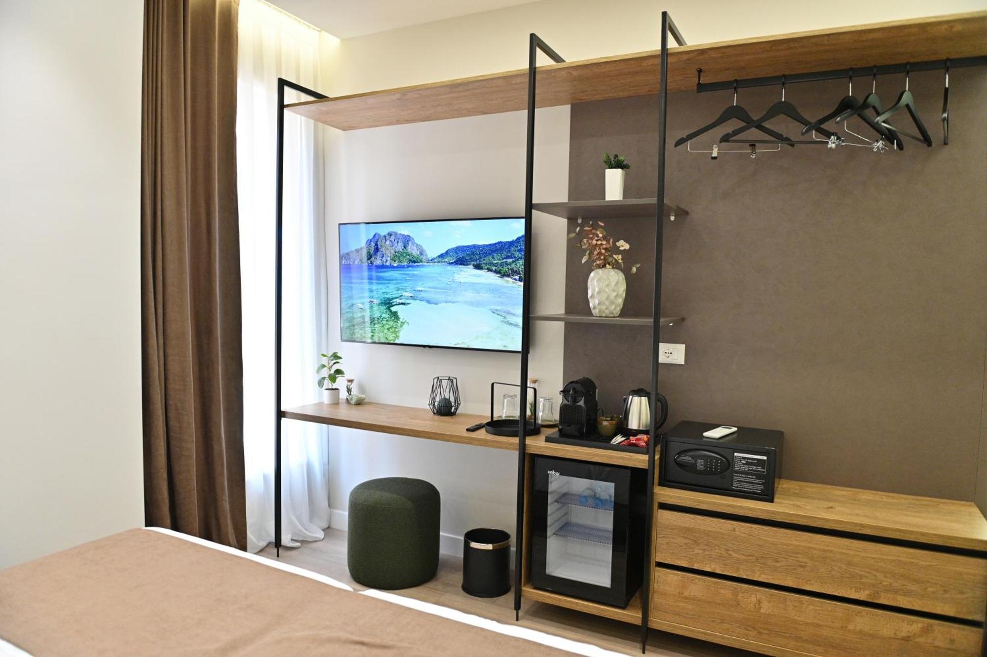 Galeria's Rooms, Tirana, Self Check-in * Tirana