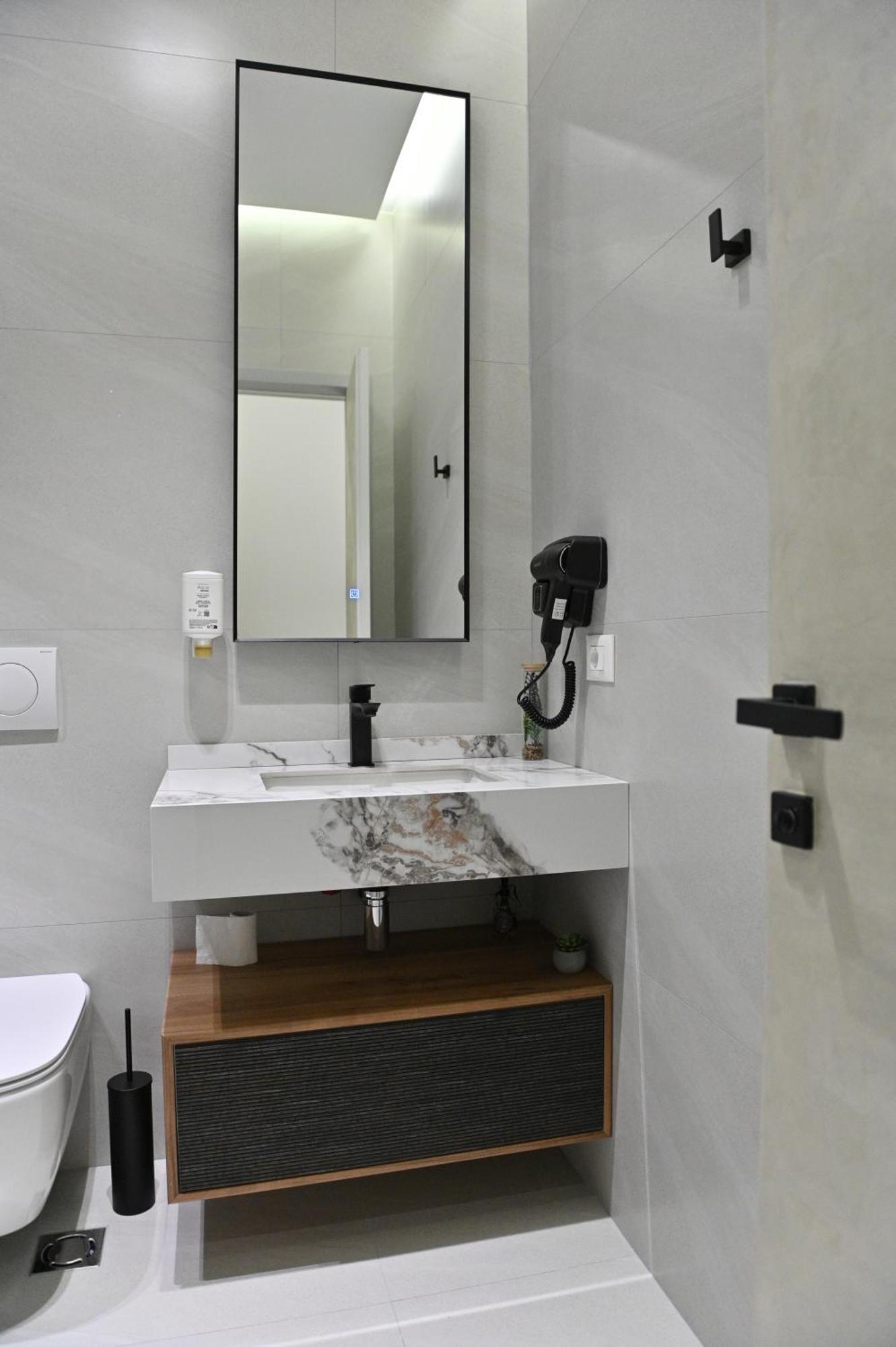 Galeria's Rooms, Tirana, Self Check-in * Tirana